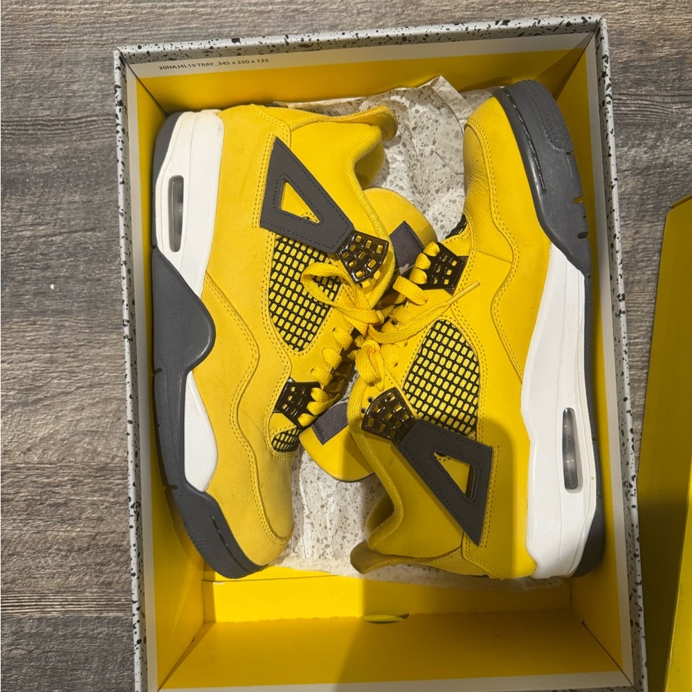 Jordan 4 Lighting